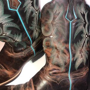 Women’s 11” Tombstone Boots size 9.5